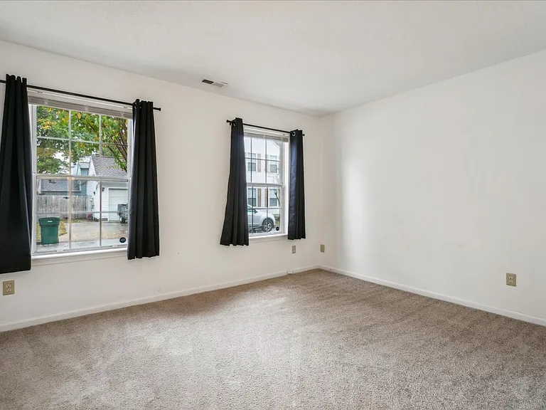 215 Old Bridge Ct — Photo 18