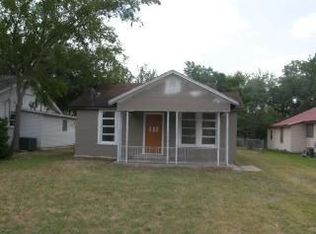 1914 Saint Louis St, Gonzales, TX 78629