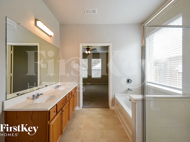 10803 Gold Finch Rd — Photo 11