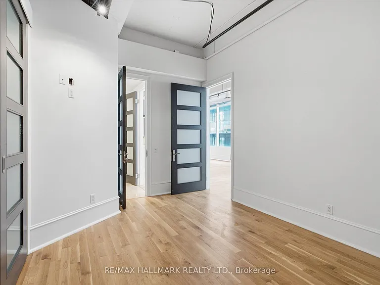 477 Richmond St W #306 — Photo 17