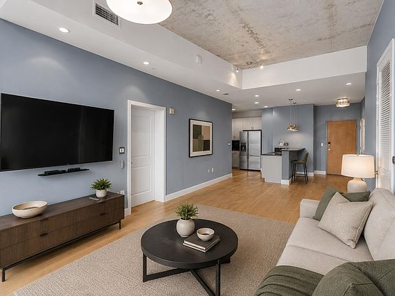 3rd image of 360 Nueces St APT 1611