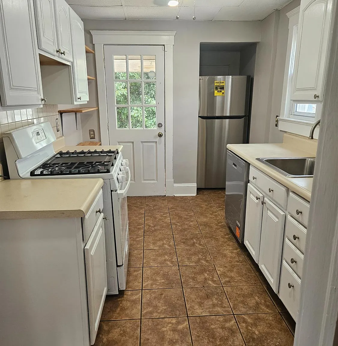 3 bed, 2.0 bath, $3,100 — Photo 4