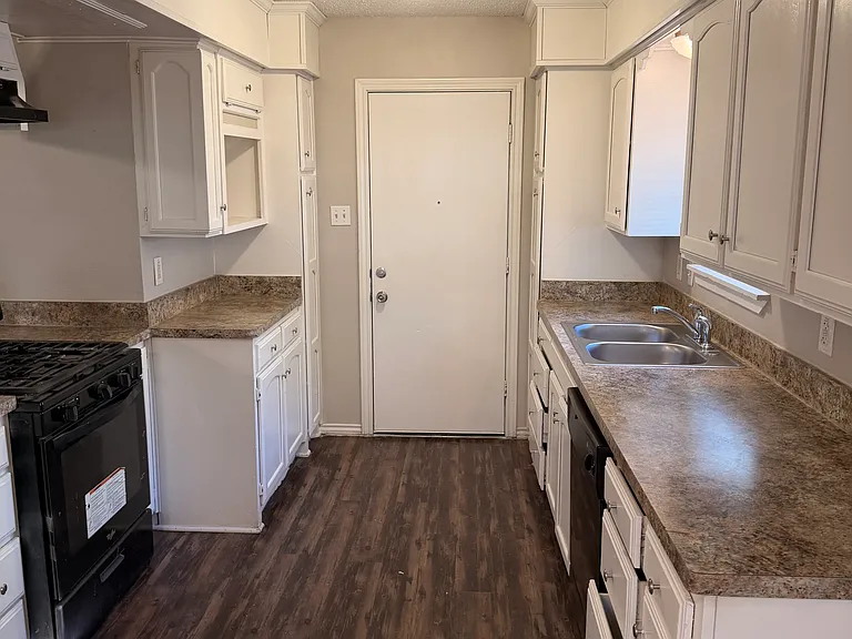 7425 Van Natta Ln — Photo 8