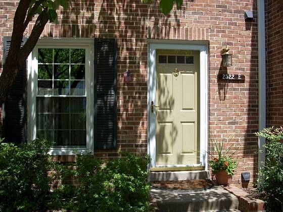 1st image of 2522 S Arlington Mill Dr #5