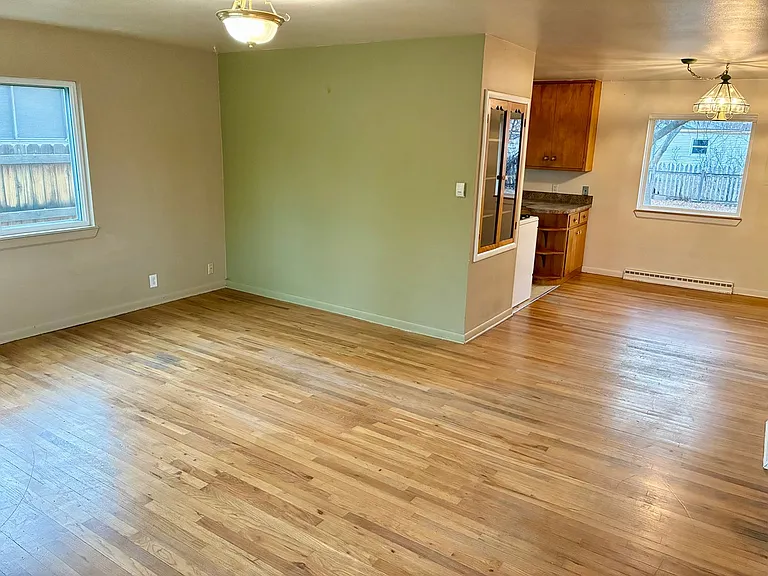 523 S Shields St — Photo 3