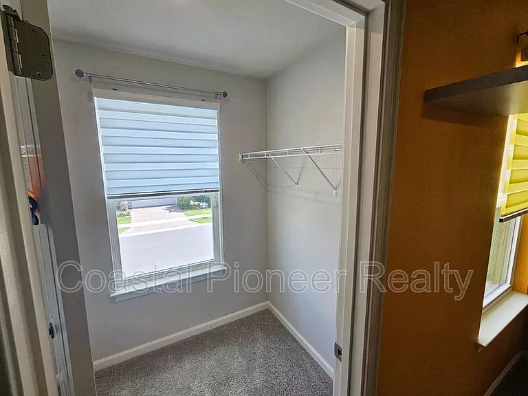 19403 Blue Pond Dr — Photo 36