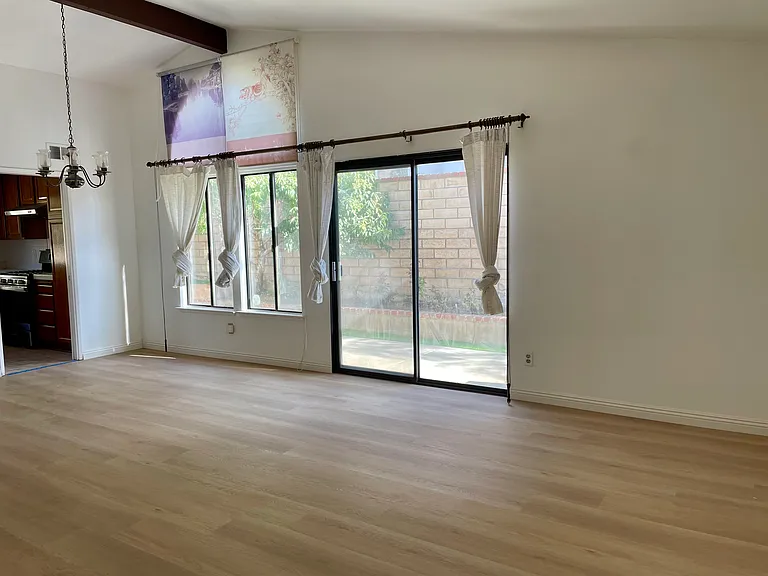 1214 Vassar Ln — Photo 6