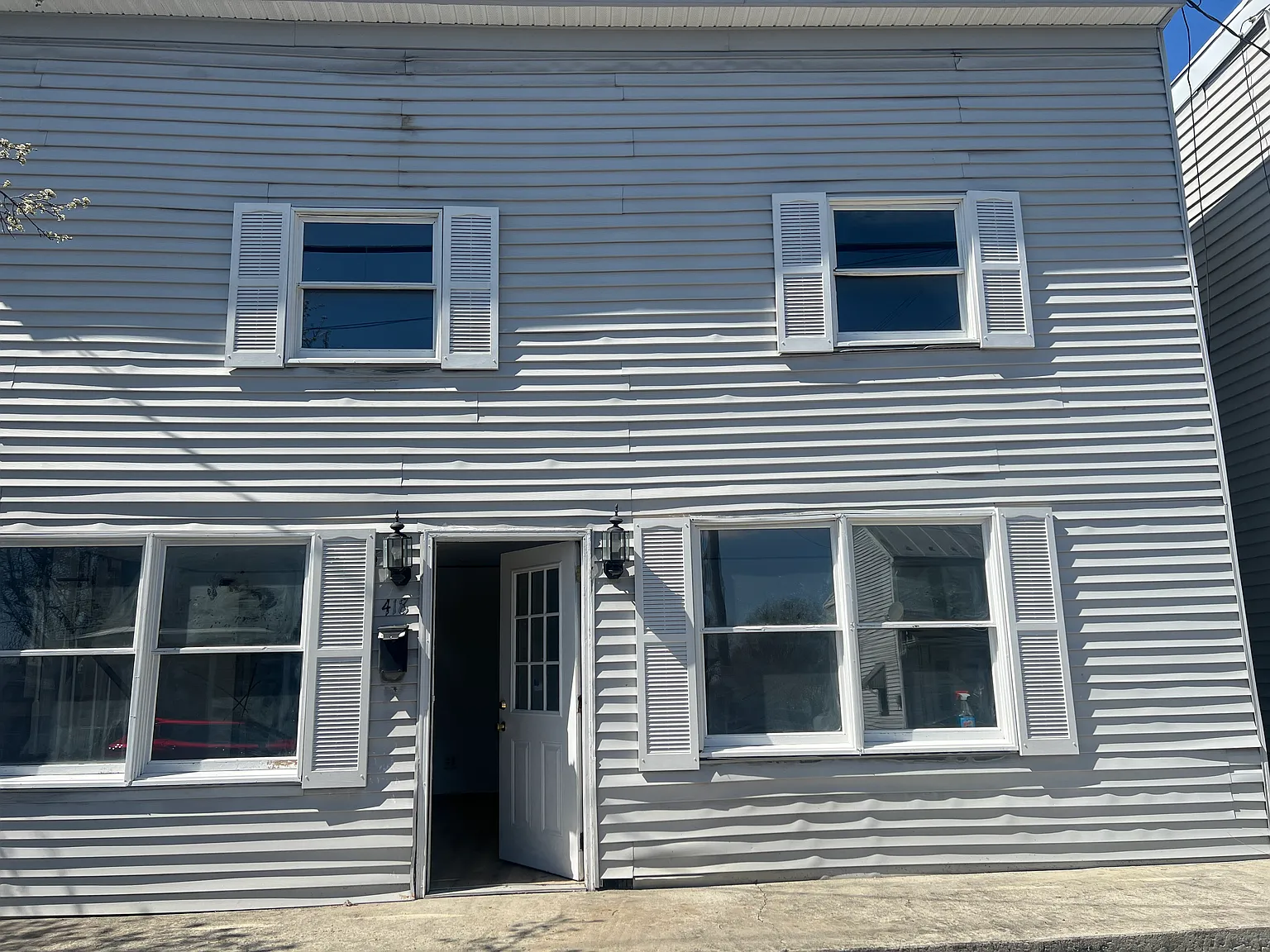 418 N West St photo 1
