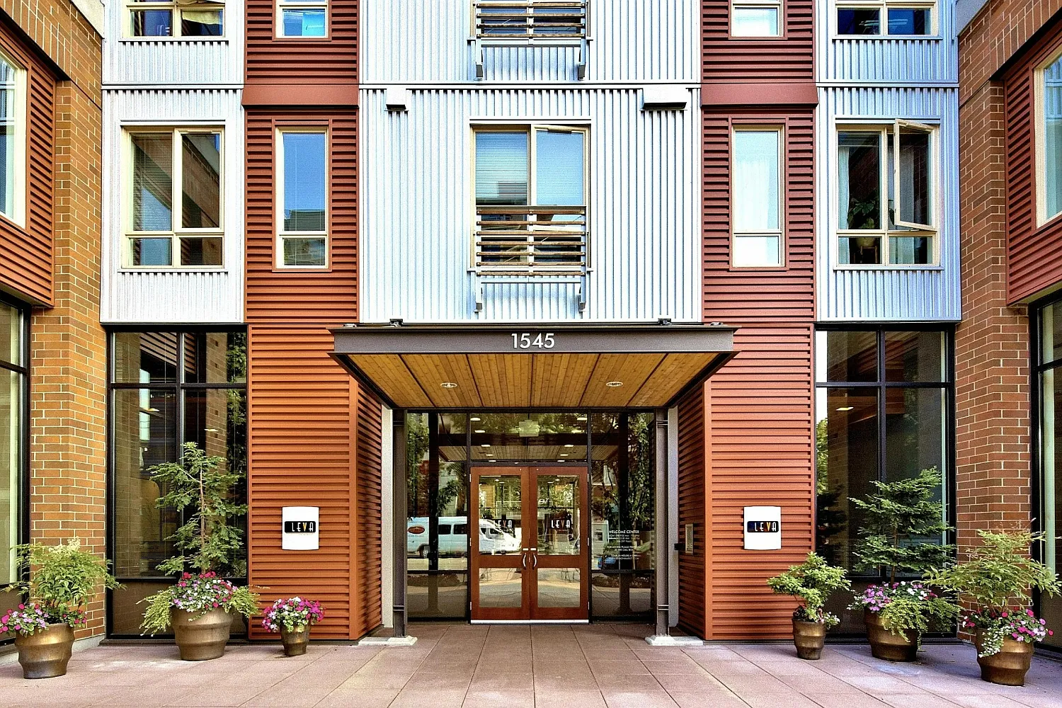 LEVA on Market — Photo 1