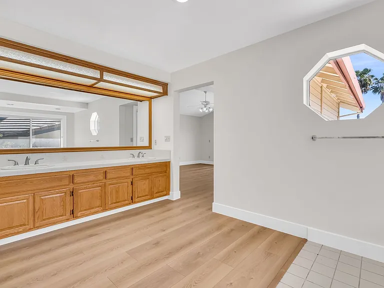 5650 Edgeview Dr — Photo 52