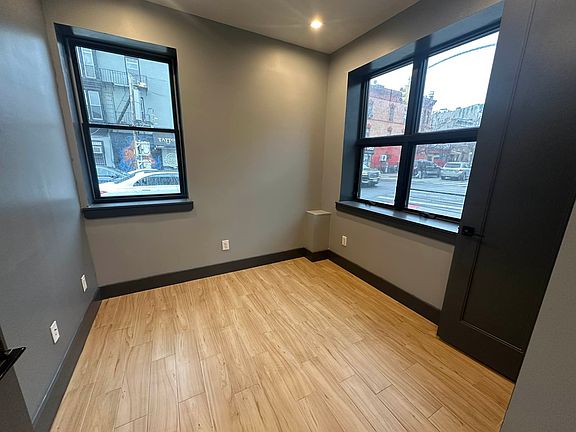 5th image of 316 Sumpter St #1D