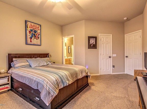 3rd image of 1319 E Desert Broom Way