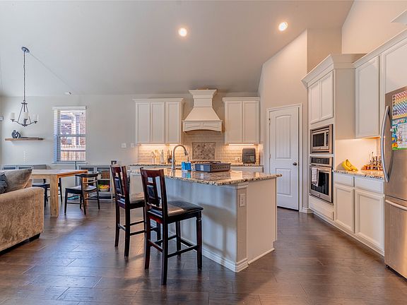 2nd image of 1000 Lake Sierra Way