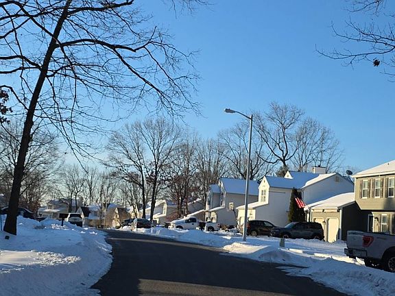 5th image of 1 Damon Dr