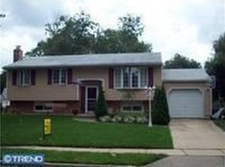 604 Hobart Dr, Clementon, NJ 08021