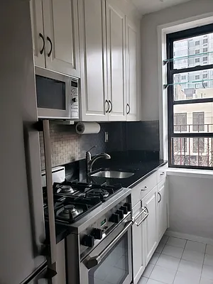 Rented by Nest Seekers International | media 12