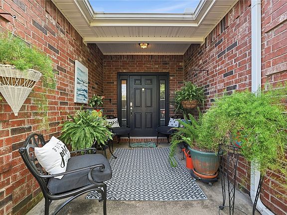 3rd image of 1299 S Saint Andrews Cir
