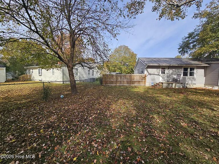16 White Oak St — Photo 11