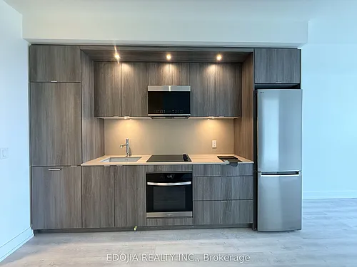 60 Central Park Dr Photo 1