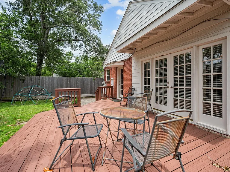2311 Addison Rd — Photo 42