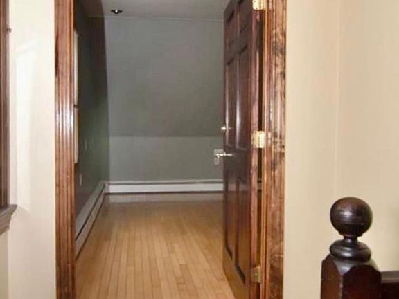 Apt 3 Entry