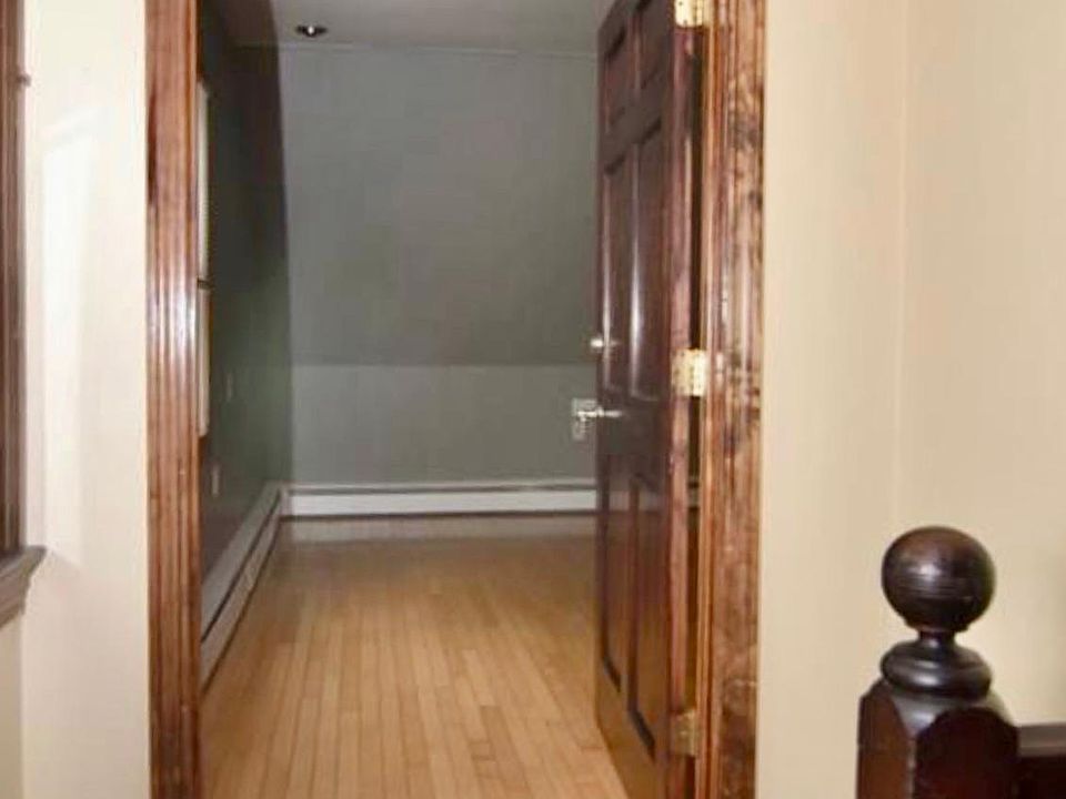 Apt 3 Entry