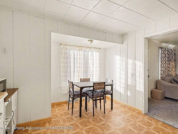 4th image of 3531 Summer Ln