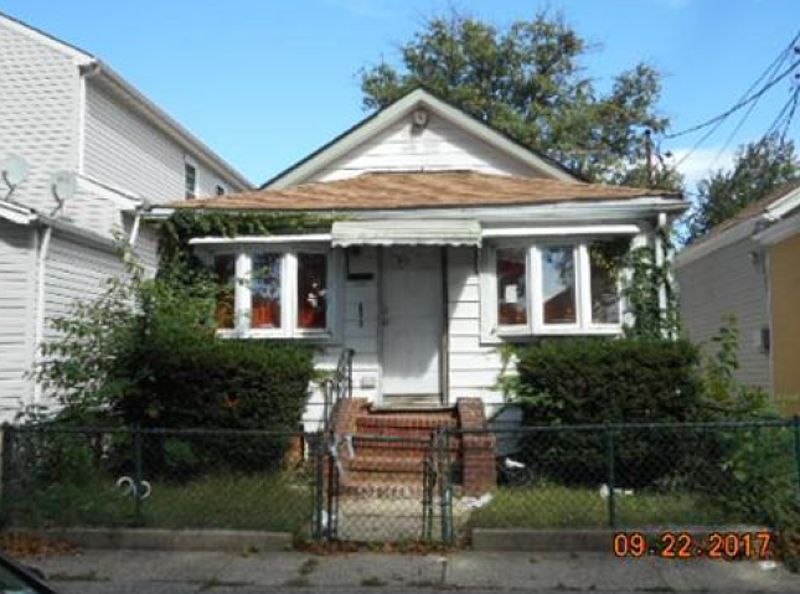 1st image of 1267 E 88th St