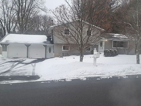 3rd image of 4945 Glen Robin Dr