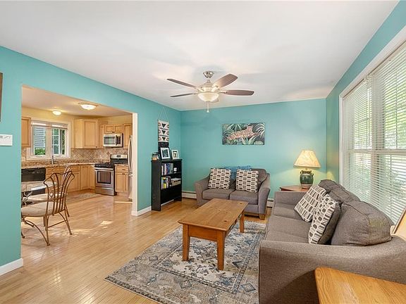 4th image of 264 Admiral St #A