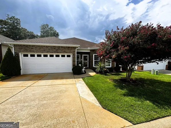 372 Spyglass Hill Dr, Perry, GA 31069