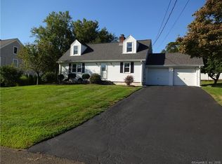 4 Moorland Rd, Trumbull, CT 06611
