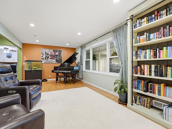 5th image of 8258 Hemingway Ave S