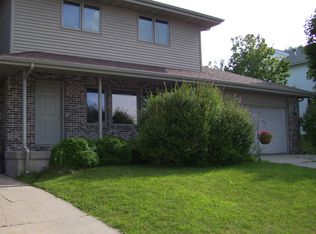 5885 Woodland Dr, Waunakee, WI 53597