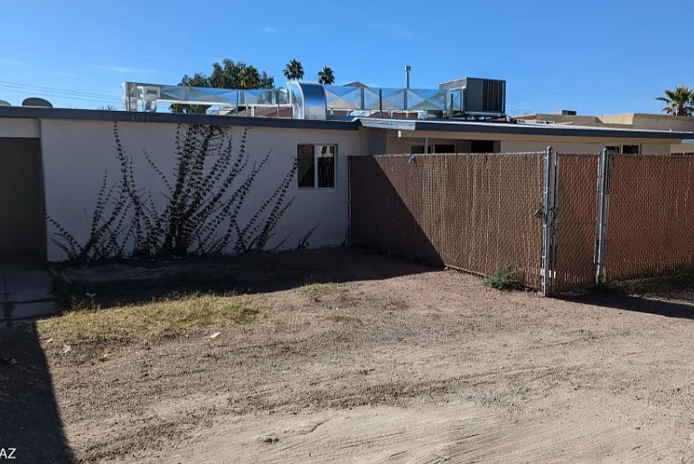 3051 N Euclid Ave — Photo 11