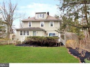 22 Elm Ridge Rd, Pennington, NJ 08534