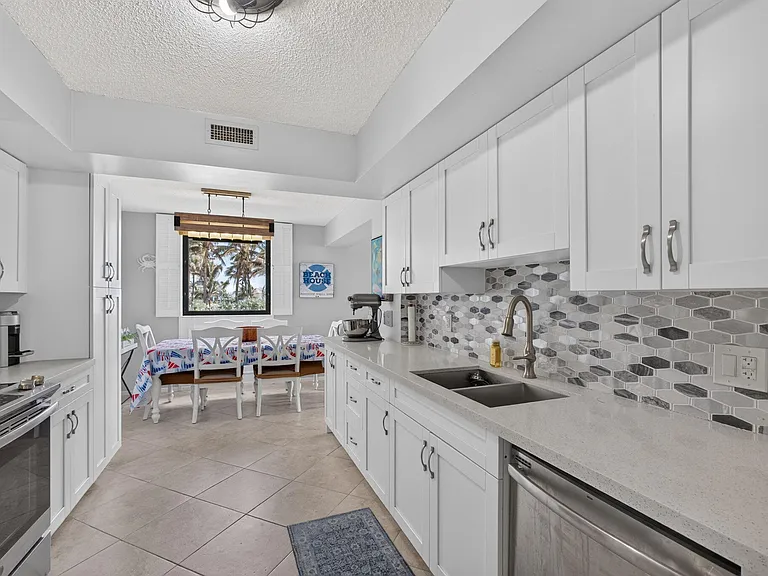 5380 N Ocean Dr #2E — Photo 26