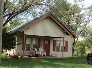 317 N 3rd St, Weatherford, OK 73096
