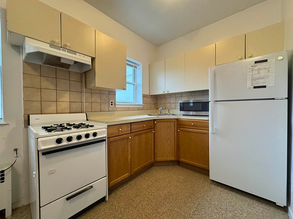 1st image of 32-26 Steinway St #3