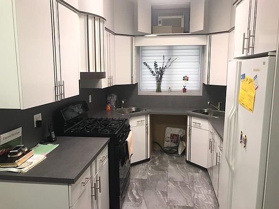 5th image of 1169 55th St