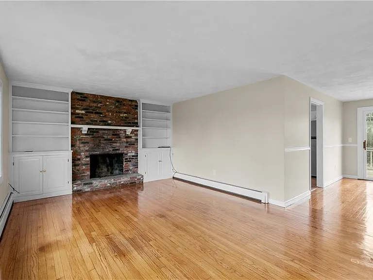 106 Norseman Dr — Photo 2