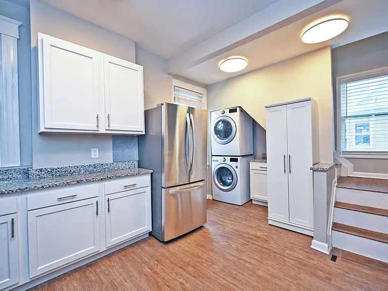 2709 Griffiths Ave — Photo 18