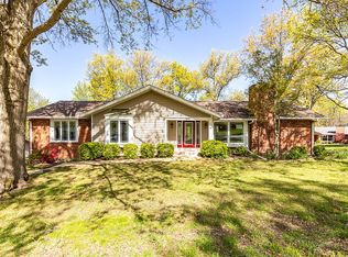 489 Ironwood Dr, Ballwin, MO 63011