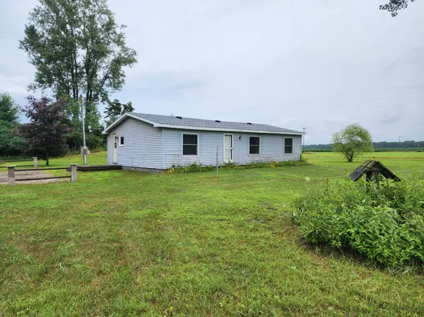 5473 118th Ave, Fennville, MI 49408