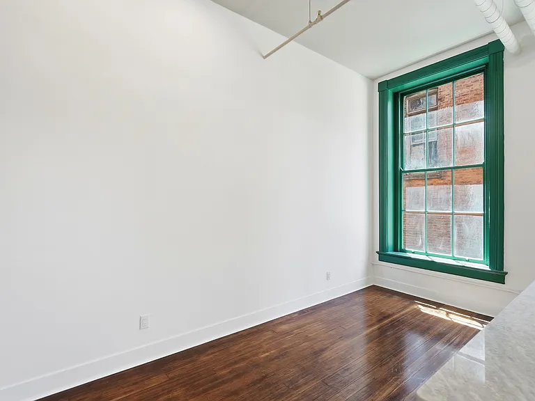 907 Main St #5 — Photo 14