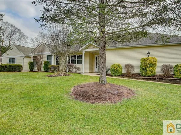 320 Waxwing Dr, Monroe Township, NJ 08831