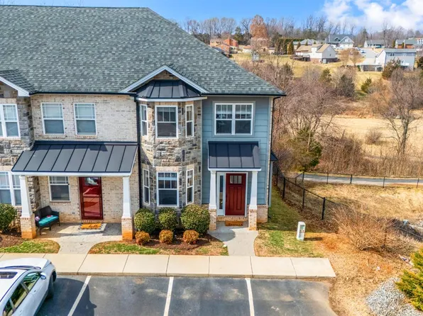 207 Capstone Dr, Lynchburg, VA 24502