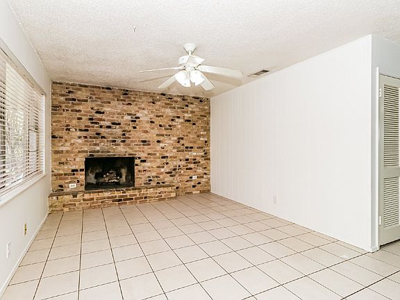 4th image of 8116 Exmoor Dr #B