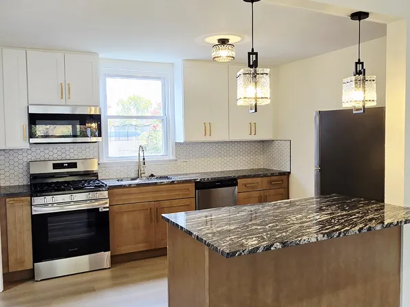 5804 Fleetwing Dr, Levittown, PA 19057