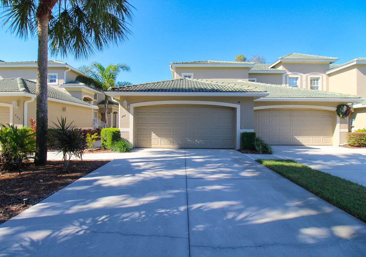 **Cypress Woods Country Club **Fully-Transferrable Bundled Golf Unit ** Furnished Seasonal Rental** — Photo 1